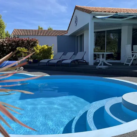Oasis - 3 Confortables - Piscine Privee & Barbecue 莱萨布勒-多洛讷