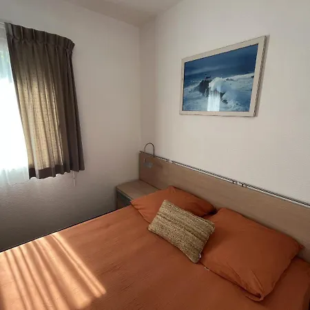 别墅 Oasis - 3 Confortables - Piscine Privee & Barbecue 莱萨布勒-多洛讷