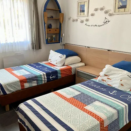 Oasis - 3 Confortables - Piscine Privee & Barbecue 莱萨布勒-多洛讷