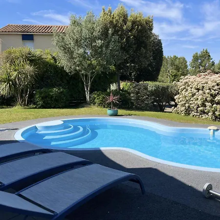 Oasis - 3 Confortables - Piscine Privee & Barbecue * 莱萨布勒-多洛讷
